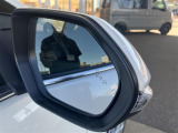 当社は輸入車・国産車の正規ディーラーも運営しており、指定整備工場・認証工場を取得しております。納車前、納車後の点検・車検もお任せください!