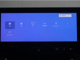 ディスプレイオーディオを装備。スマートフォンと車を繋ぐことで、これまでのナビに加えて色々なサービスが楽しめます。