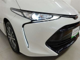 LEDヘッドライトです。デザイン性がよくとても明るいので、夜間の走行や悪天候でも安心です。しかも長寿命!