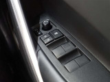 パワーウインドウを装備しております!後席ウインドゥの閉め忘れも運転席で解決できます♪