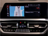 【左右独立式オートエアコン】☆運転席・助手席で個別に温度設定する事が可能。一定以上の大気中の有害物質を感知すると自動的に内気循環モードに切り替わるAUCを装備☆