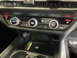運転席/助手席シートヒーターで寒い日もすぐに温かくなり快適に過ごせます。3段階の温度調整が可能です