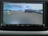 バックカメラ装備しております。駐車時に大変役に立ちますよ。駐車が苦手な方にも便利機能です。
