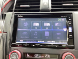 純正メモリーナビを装着しております。AM、FM、Bluetooth、フルセグTV、CD、DVD、音楽録音がご使用いただけます。初めて訪れた場所でも道に迷わず安心ですね!