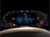 『運転』に対するBMWのこだわりはメーターパネルにも表れております。視野性の良いメーターパネルは疲労感の軽減と、運転の楽しさをもたらしてくれます。