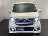 【HID】ディスチャージヘッドライトが装備されています。夜間走行時や雨の日に明るく安全に前方を照らすことが出来ます。対向車からも見えやすいので相手に接近を知らせることも出来ます。