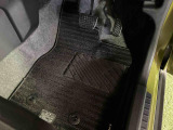 お車の情報が載ったカルテをお渡ししております。