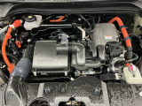 技術が詰まったエンジンルームもご覧の通りピカピカにクリーニング済みです。ハイブリッドなのでお財布にも環境にも優しいです。