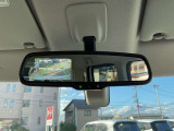 ルームミラーにバックカメラがうつります