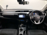 シンプルながら機能性あふれる運転席廻りです。視界性もよく、運転しやすいですよ。