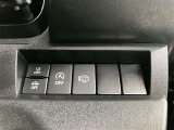 停車時にエンジンを自動停止するアイドリングストップ付き!燃費向上に貢献します♪