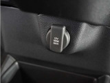 ◆アクセサリーソケット◆ドラレコの電源やスマートフォンの充電等に使用できる便利な電源ソケット!使いやすい場所に装備されています。