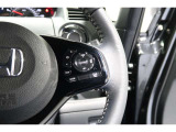 Hondaセンシングの機能のひとつ、アダプティブクルーズコントロール付!アクセルから足を離しても設定したスピードと前車との車間を保ち走行してくれます!車線維持もアシスト☆高速道路で疲労軽減ですね☆