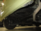 軽バン初のピラーレス仕様を採用。助手席側に1580MMの大きな開口部が生まれ、荷室へのアクセスが向上しました。ピラーの機能は助手席ドアとスライドドアに内蔵し、高い衝突安全性能も確保しています。