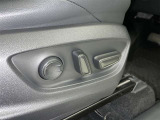 パワーシート搭載。微妙な調整が手軽にでき、ピッタリのポジションで運転することが可能です。