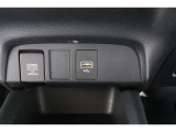 スマートフォンなどの音楽再生が可能なUSB接続ジャック装備車両です♪♪♪