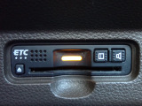 ■【ETC車載器】が装備されています。セットアップをしてお渡しとなり、ETCカードを差し込むだけで高速道路の利用が可能です。