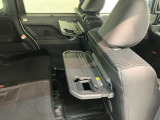 品質へのこだわり!フロアマットやシートなど車内をキレイに清掃し、ニオイや汚れなどを徹底的にクリーニングしてもらっております。室内はピカピカです☆