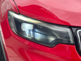 ●LEDヘッドライト:夜間走行時も良好な視界を確保し安心して運転できる高輝度LEDヘッドライトを装備!点灯速度が早く、消費電力も抑えられています。