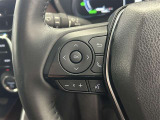 運転中、オーディオの操作をしてて、ハッとしたことはありませんか?ステアリングスイッチは、運転中でもハンドルでオーディオの操作が可能です。安全なドライブをサポートします。