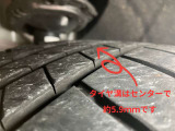 タイヤ溝はセンターで5.9mmです(新品約8mm)