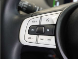 ◆オーディオリモコンスイッチ◆ハンドルにスイッチが装備されてます。視点をそらすことなく、ボリューム調整・オーディオソース切替・選曲が出来ます。安全運転しながら操作が可能になりました。