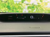 必要な情報を分かりやすく表示するメーター。視認性の高いデザインで、運転中の確認が容易です。