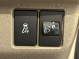 機能制御用のスイッチはステアリング右奥に集約されておりますので、運転の邪魔になりません!