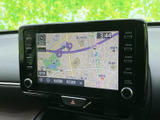 目的地までスムーズに導航。高精細な地図表示で、初めての道でも安心です。運転に集中できる、頼れるナビゲーション機能です。