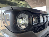 LEDヘッドランプ装備・消費電力が少なく明るいので夜間走行も安心して運転出来ます。