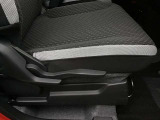☆フロント座席シート廻り☆ ☆ドライブを快適に楽しむための前席空間☆クルマとの一体感が心地よいフロントシート☆
