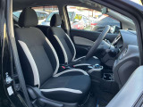 運転席も広々でゆったり気分で快適にドライブできますよ♪