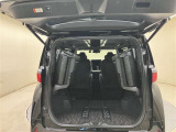 3列目シ-トを跳ね上げる事で、更に大型の荷物を載せることができます。