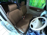 運転席シート廻りは使用感も少なく、良好な状態となっています。丁寧に使われていたことがよくわかりますね。