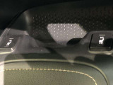 シートヒーター付き。寒い日の朝はシートヒーターで快適です。室内が暖まる前の時間でも、お尻はポカポカ♪