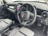 ◆LIBERALAは、輸入車選びの新たなスタイルを提案するインポート・セレクト・ブランドです。オーナー様となる方がクルマから直接感じる感性を第一にした、最良の一台との出会いをコーディネートいたします。
