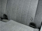 ◆ISOFIX◆シートベルトいらずでチャイルドシートと固定金具を連結するだけでガッチリ固定できます。