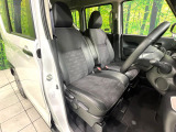 運転席シート廻りは使用感も少なく、良好な状態となっています。丁寧に使われていたことがよくわかりますね。