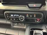 運転席にはシートヒーターが付いています!寒い日に便利な装備ですね。
