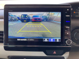 リヤカメラで車庫入れも楽々です。
