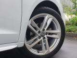 ●オシャレは足元からといいますが、車も同じく足元のエレガンスさで全体のイメージが変わります。