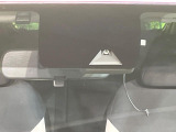 【インテリジェントエマージェンシーブレーキ】フロントカメラで前方の車両や歩行者を検知。衝突しそうな時は衝突被害軽減ブレーキが作動、衝突回避をサポート。より安全にドライブをお楽しみいただけます。