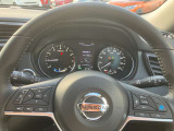 ステアリングスイッチが付いているので、運転中でも音量調整やチャンネル変更がスムーズにできちゃいます♪