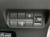 停車中でもエンジンがかかっていればガソリンは消費されてしまいます。ガソリン節約のためアイドリングストップがついています。