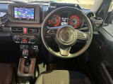 広々とした車内空間です。