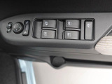 ダイハツ認定U-CARは、「車両状態証明書」「約60項目の徹底点検・整備」「内装の徹底清掃と洗浄」「もしもの時の1年間無償保証」が全車に付いています。