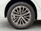 全国の正規ディーラーにて保証修理を受けることが可能ですのでお出かけの際の急なトラブル等もご安心下さい。購入後はお住まいの地域の最寄ディーラーにて保証整備等も可能でございます。