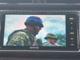 テレビ番組を画面で楽しめる装備です。停車中の休憩時間などに映像を視聴でき、待ち時間も快適に過ごせます。見やすい画面で、停車時の楽しみを広げてくれます。