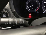 レインセンサーワイパーで雨の日も快適に運転できます。