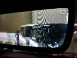 デジタルインナーミラーを搭載。後方カメラの映像をミラーに表示し、荷物や後席の乗員で視界が遮られた際も後方確認をサポートします。